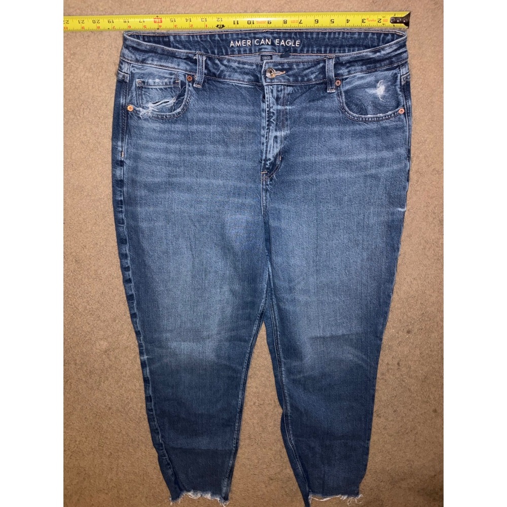 American Eagle Mom Jean Womens 16 Regular Medium Wash Distressed RaT06-23